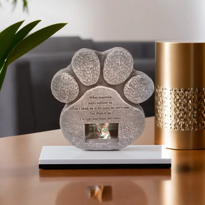 Pet Memorial Stone for Cats and Dogs – Paw Shaped Memorial Image Frame