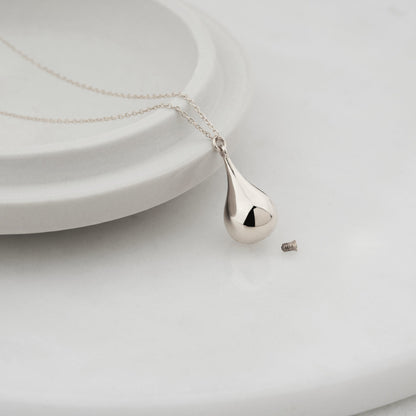 Luxury Tear Drop Keepsake Urn Necklace | Stores Ashes